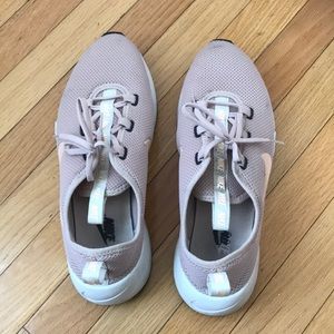 Nike ashin modern athletic sneakers